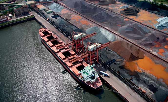 Throughput of bulk cargoes 2010/2011 at the Port of Hamburg